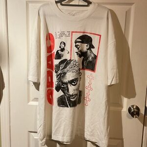 NWOT 2PAC White Graphic Men’s Band T-Shirt with Red and Black Print